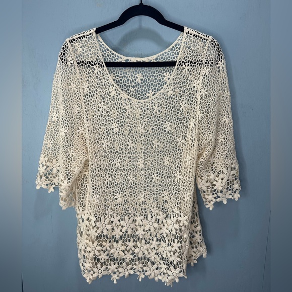 Phase One Tops - Cream Crocheted Flower Bohemian Top w/ 3/4 Sleeves